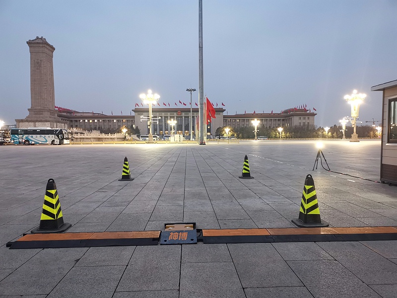 Vehicle underbody security inspection system
